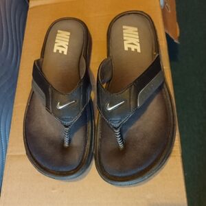 Men's size 11 Nike sandals